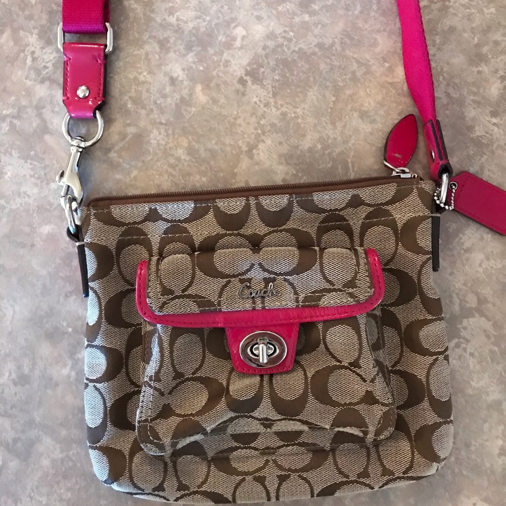 Crossbody Coach purse